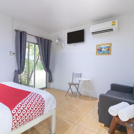 Отель Oyo 644 Pong Pai House Бангкок Экстерьер фото