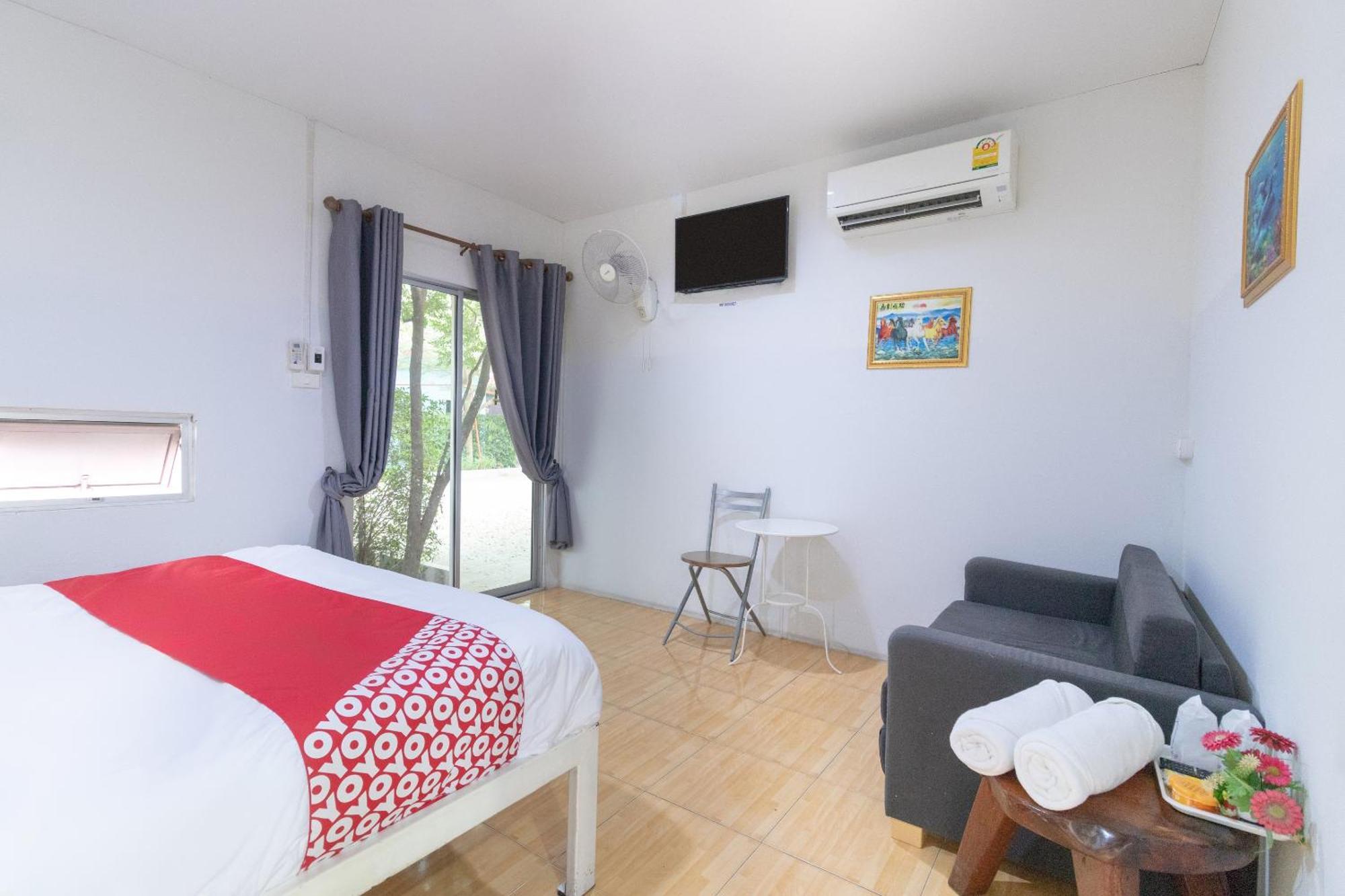 Отель Oyo 644 Pong Pai House Бангкок Экстерьер фото