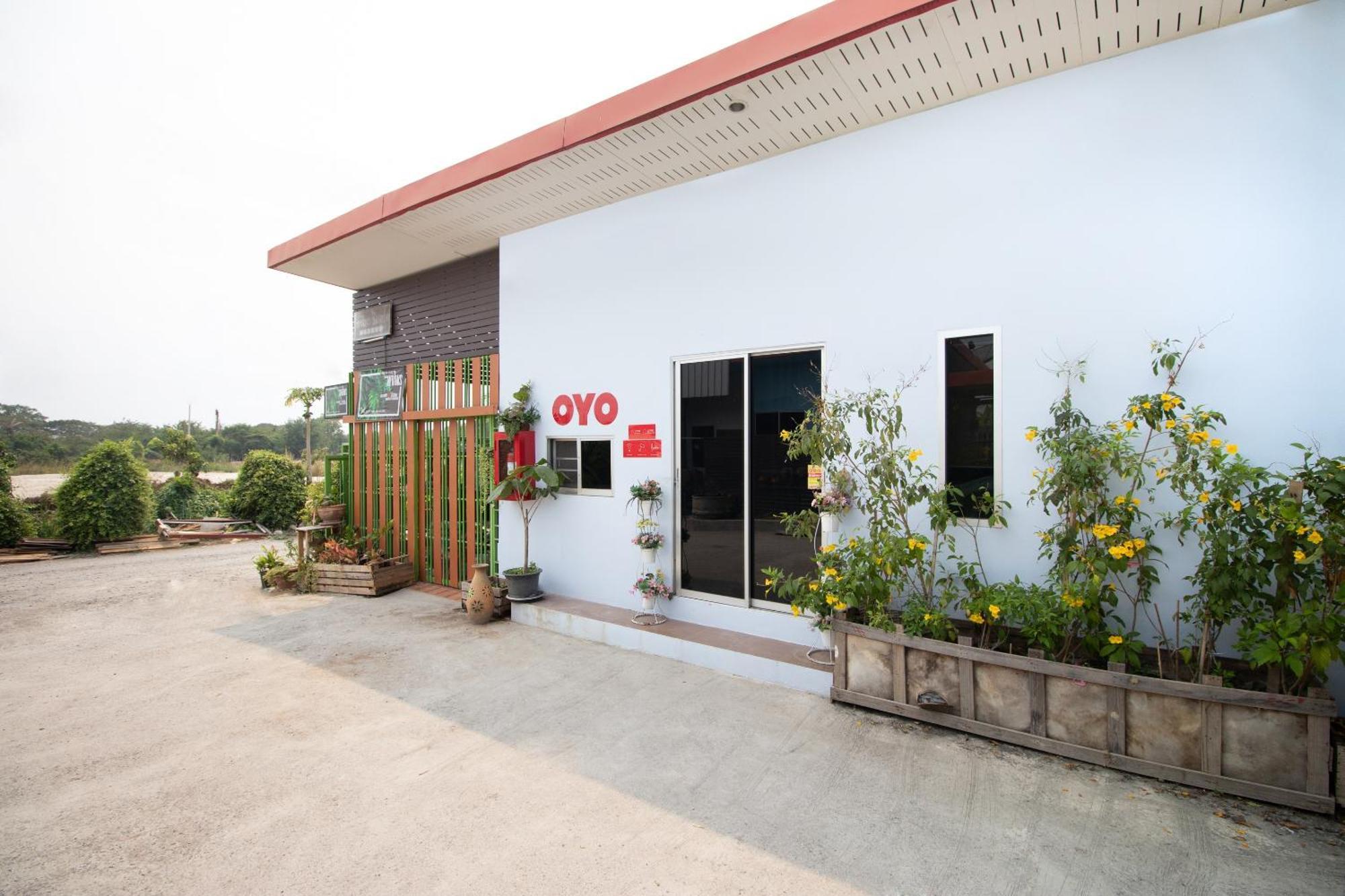 Отель Oyo 644 Pong Pai House Бангкок Экстерьер фото