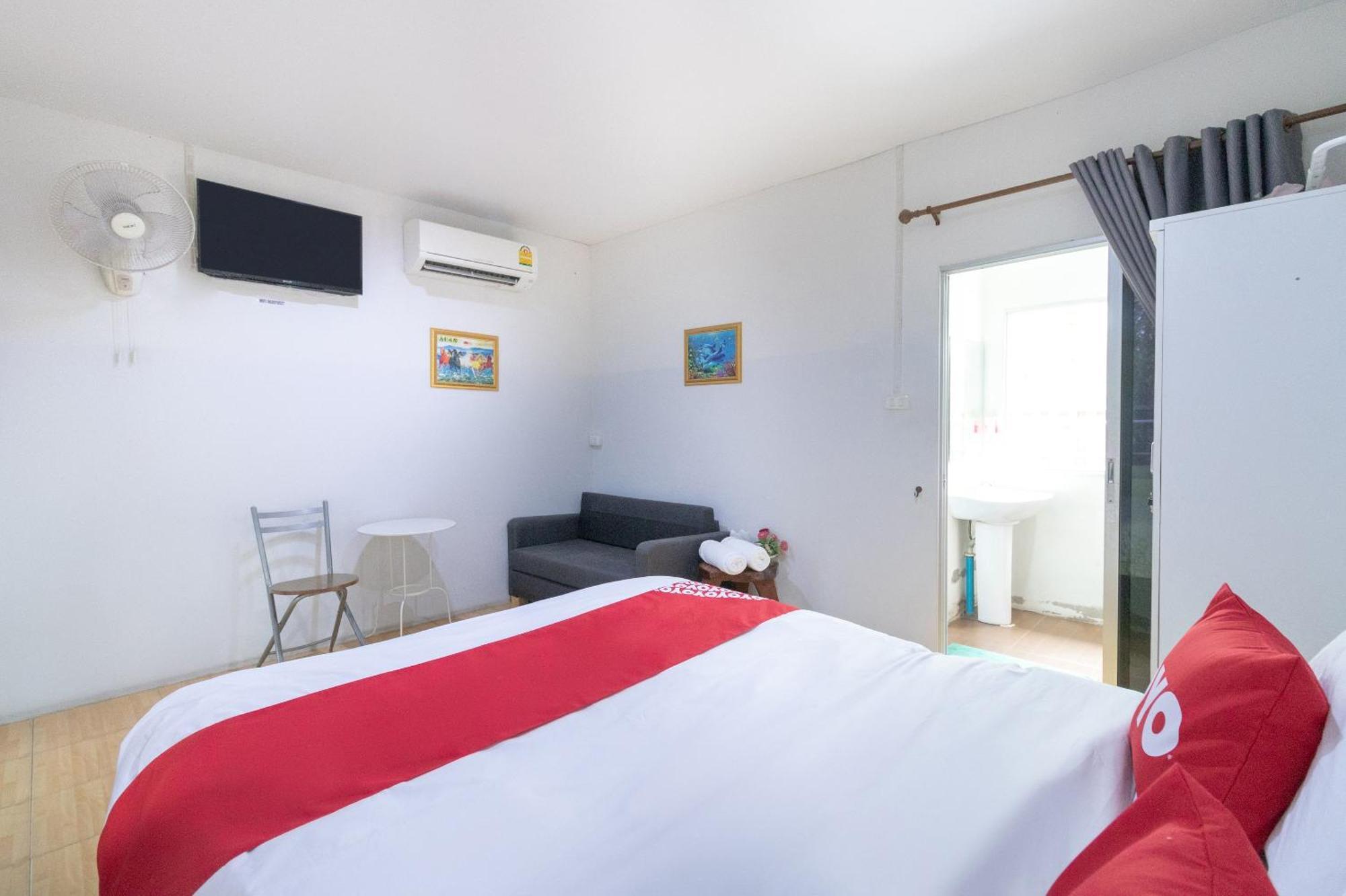 Отель Oyo 644 Pong Pai House Бангкок Экстерьер фото