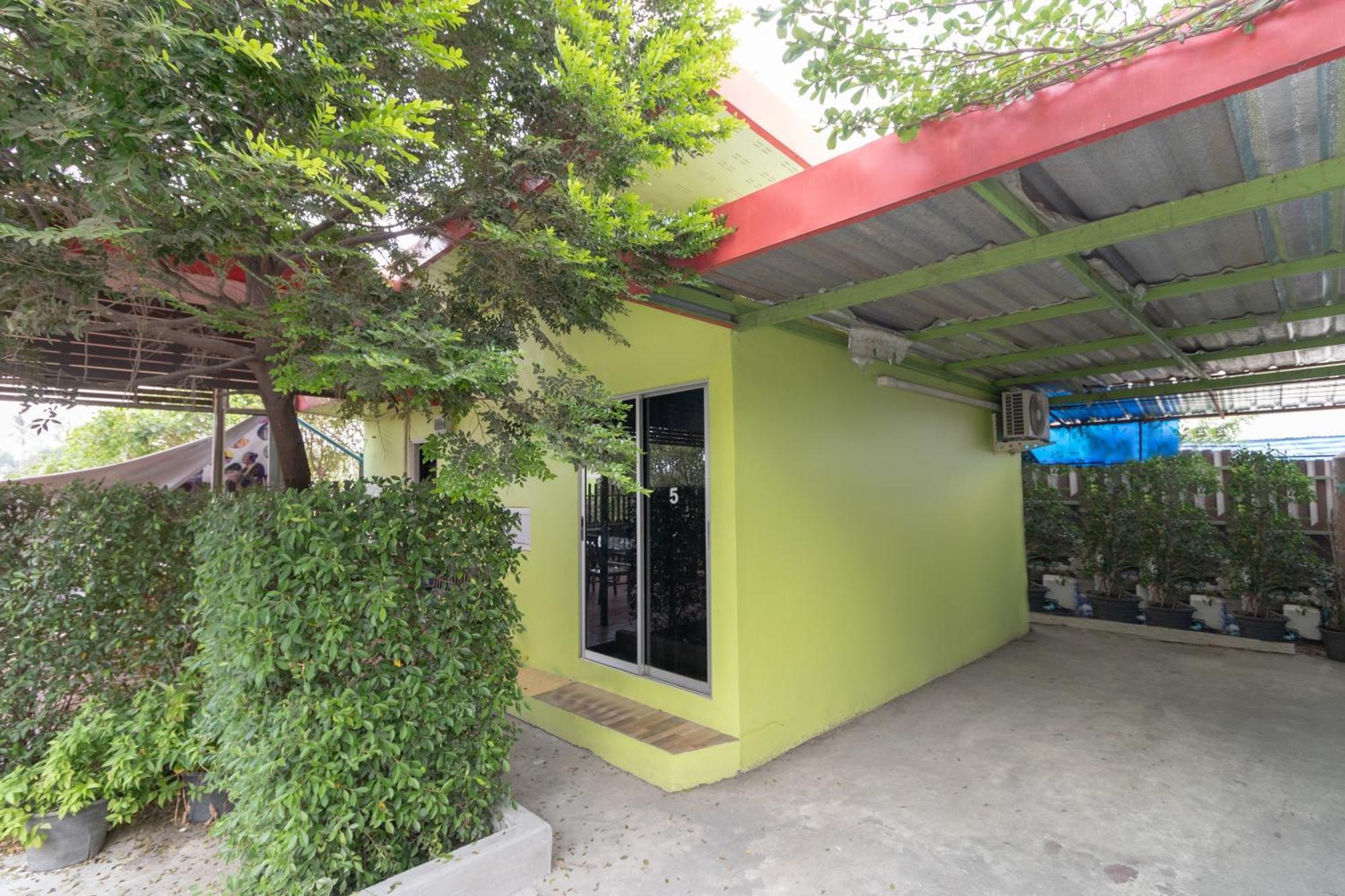 Отель Oyo 644 Pong Pai House Бангкок Экстерьер фото