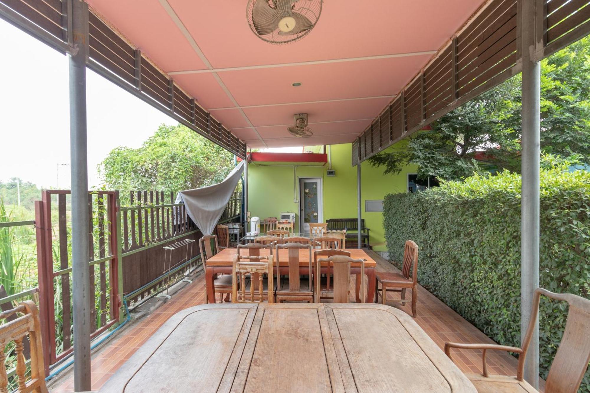 Отель Oyo 644 Pong Pai House Бангкок Экстерьер фото